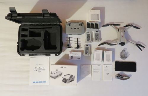 DJI Mini 3 Fly More combo + příslušenství (bazar)